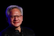占卜免费英伟达黄仁勋：编程人工智能如今就像训练一个人